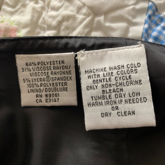 Talbots knee-length classic black skirt. - Picture 5 of 7